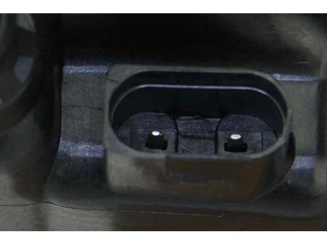 URO Parts Coolant Expansion Tank 17-13-8-610-656 - Installation View