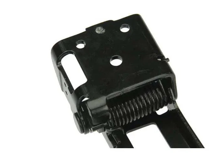 URO Parts Door Hinge Bracket 906-760-03-28 - Installation View