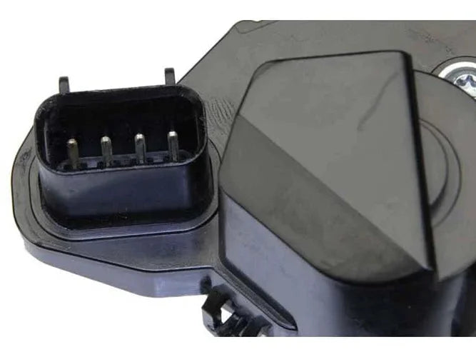 URO Parts Door Lock Assembly LR091348 - Installation View
