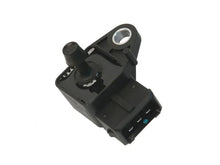 Load image into Gallery viewer, URO Parts MAP Sensor 011-542-06-17 - Main Product View
