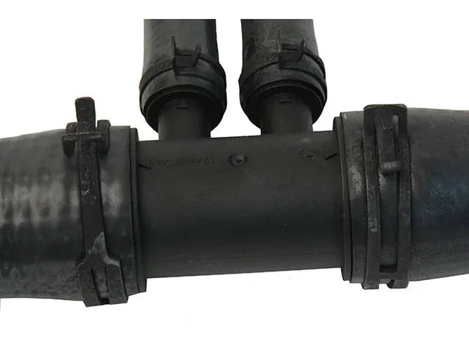URO Parts Radiator Hose XR849187 - Installation View