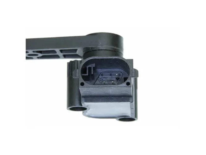 URO Parts Suspension Level Sensor LR020159 - Installation View