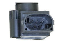 Load image into Gallery viewer, URO Parts Suspension Level Sensor LR020628 - Installation View