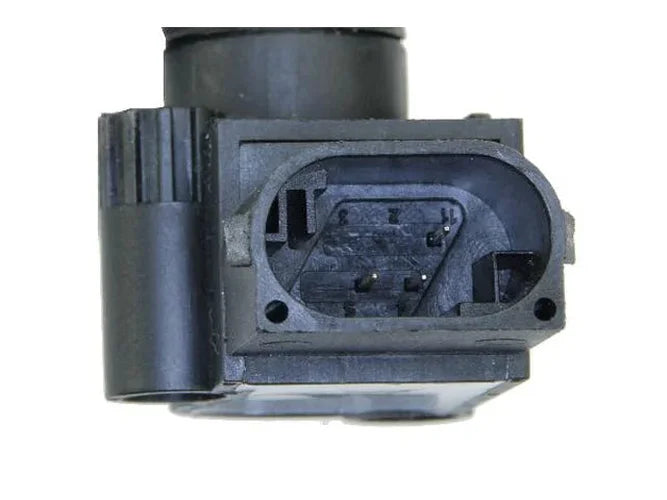 URO Parts Suspension Level Sensor LR020628 - Installation View