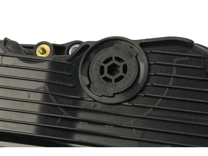 URO Parts Transmission Filter Kit 725-270-37-07 - Installation View