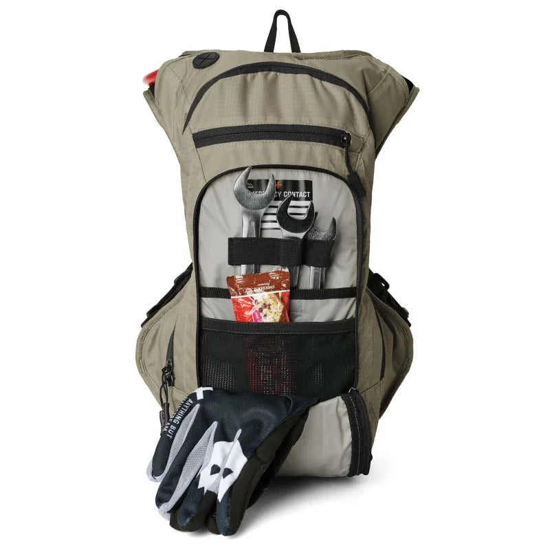 USWE Outlander Moto Hydration Pack 9L - Sand - Detail View