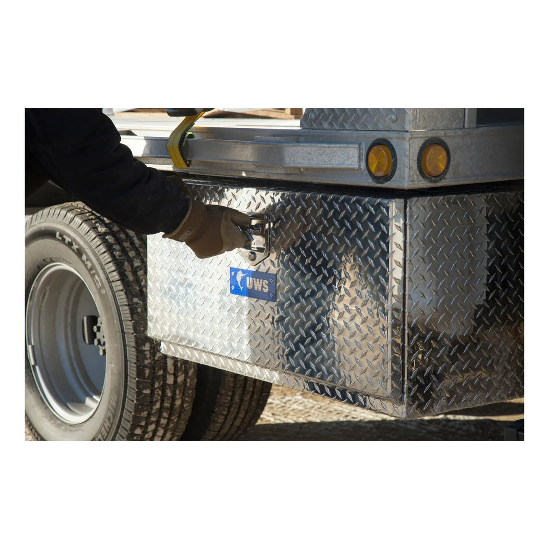 UWS Bright Aluminum 36" Single-Door Underbody Tool Box (LTL Shipping Only) TBUB-36 - Additional View 6