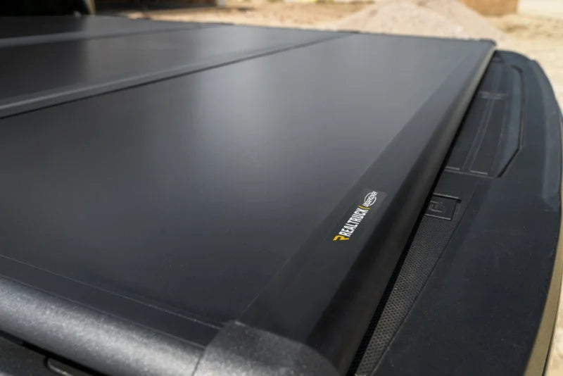 UnderCover 04-21 Ford F-150 5.5ft Triad Bed Cover - Installation View