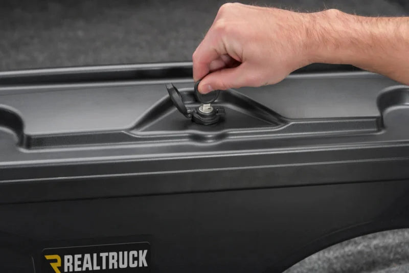 UnderCover 07-18 Chevy Silverado 1500 (19 Legacy) Drivers Side Swing Case - Black Smooth - Installation View