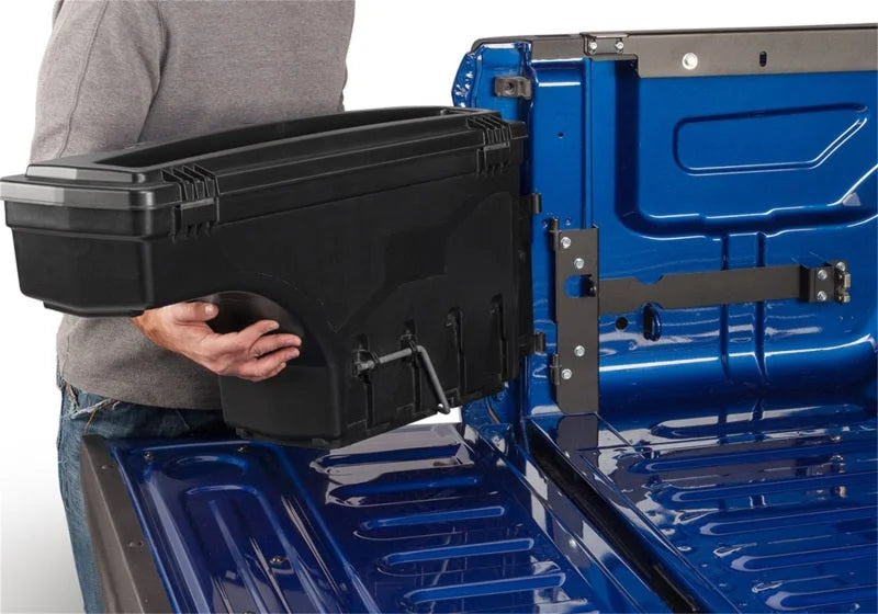 UnderCover 17-20 Ford F-250/F-350 Drivers Side Swing Case - Black Smooth - Additional View 5