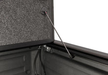 Load image into Gallery viewer, UnderCover 17-20 Honda Ridgeline 5ft Ultra Flex Bed Cover - Additional View 6
