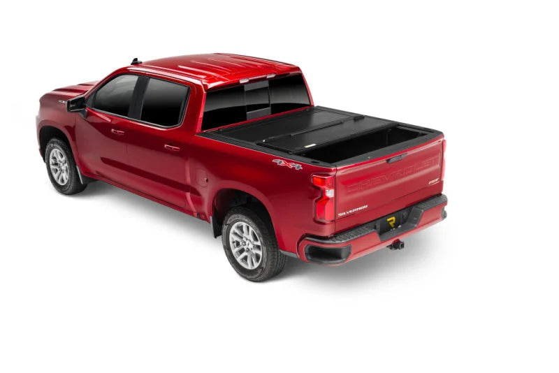 UnderCover 19-20 Chevy Silverado 1500 (w/ or w/o MPT) 5.8ft Flex Bed Cover - Side View