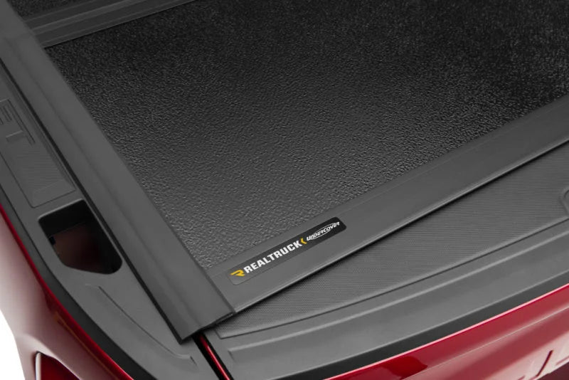 UnderCover 19-20 Chevy Silverado 1500 (w/ or w/o MPT) 5.8ft Flex Bed Cover - Installation View