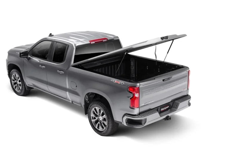 UnderCover 19-20 GMC Sierra 1500 (w/o MultiPro TG) 6.5ft Elite LX Bed Cover - Pull Me Over Red - Installation View