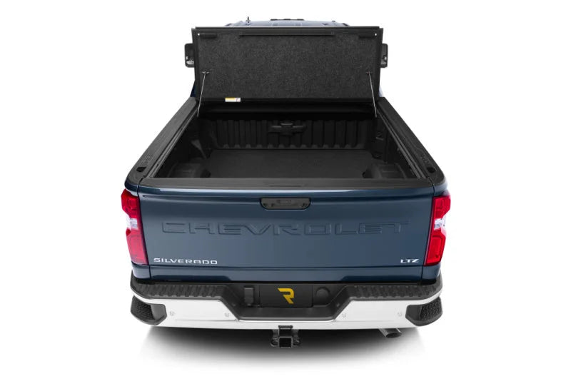 UnderCover 2021+ Ford F-150 Crew Cab 5.5ft Ultra Flex Bed Cover - Installation View