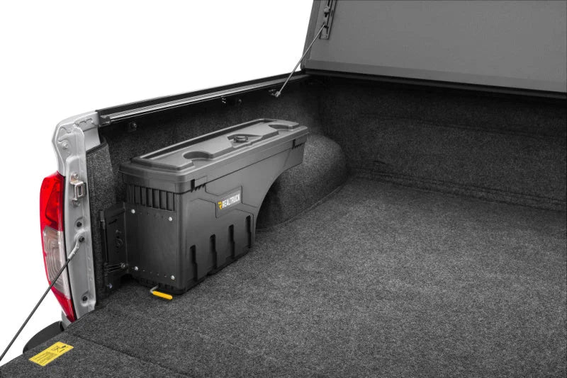 UnderCover 2022 Nissan Frontier Ext/Crew All Beds Drivers Side Swing Case - Black Smooth - Additional View 5