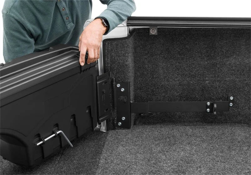 UnderCover 2022 Nissan Frontier Ext/Crew All Beds Drivers Side Swing Case - Black Smooth - Additional View 8