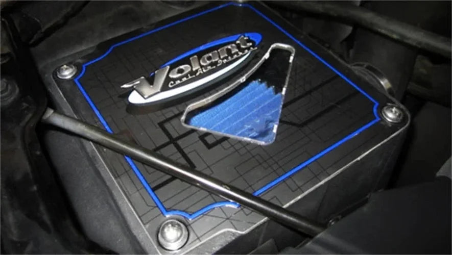 Volant 14-15 GMC Sierra/Chevy Silverado 2500/3500HD 6.0L V8 Pro5 Closed Box Air Intake System - Side View