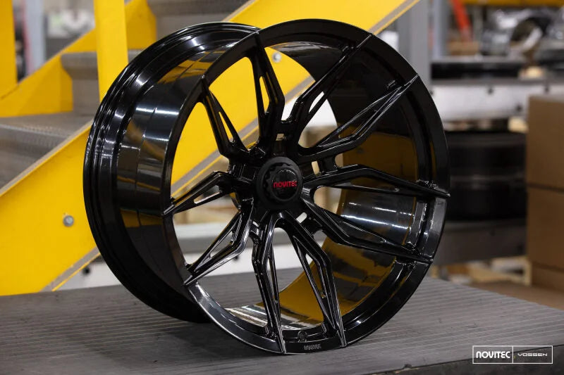 Vossen x Novitec NF11 21x9 ET:35 Gloss Black Ferrari 488 / F8 Front Wheel - Side View