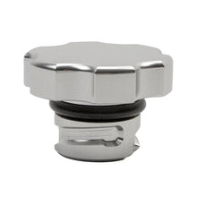 Load image into Gallery viewer, Wehrli 2001+ GM Duramax LB7/LLY/LBZ/LMM/LML/L5P Billet Oil Fill Cap - Clear Anodized - Detail View