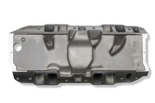 Load image into Gallery viewer, Weiand Weiand Stealth Intake - Chevy Big Block V8 8018 - Installation View