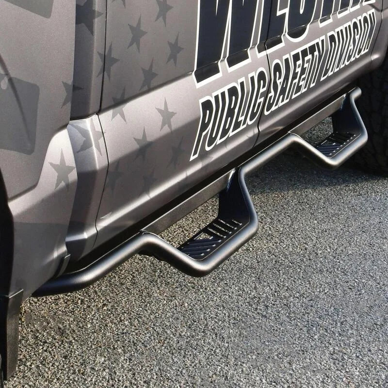 Westin 15-22 Ford F-150 SuperCrew / 17-22 F-250/350 Crew Cab Outlaw Nerf Step Bars - Installation View