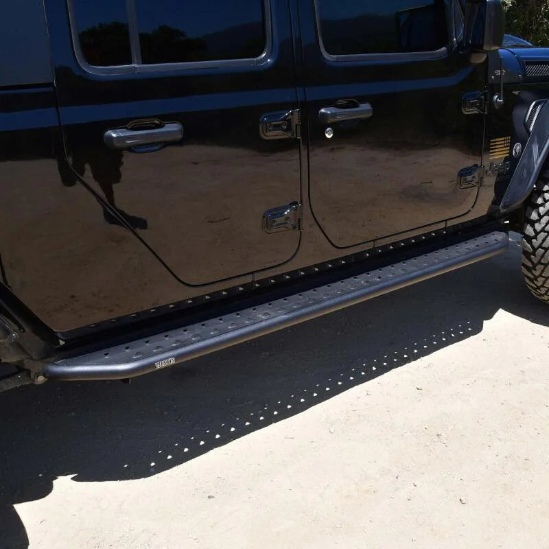 Westin 20-24 Jeep Gladiator Outlaw Running Board - Installation View