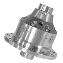 Load image into Gallery viewer, Yukon Gear Grizzly Locker For Dana 60 / 4.10 &amp; Down / 35 Spline - Installation View