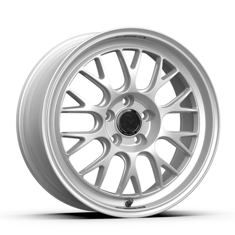 fifteen52 Holeshot RSR 18x8.5 5x112 42mm ET 57.1mm Center Bore Radiant Silver - Side View