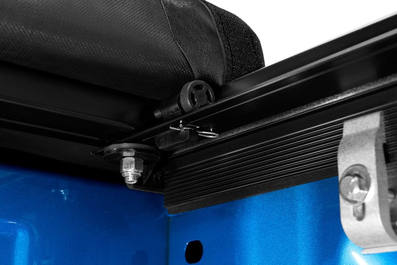 LUND Lund 99-07 Chevy Silverado 1500 (8ft. Bed) Genesis Roll Up Tonneau Cover - Black LND96052