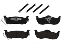 Load image into Gallery viewer, Baer Brake Systems Baer Brakes Claw Brake Pads, Rear D1041 fits 2004 INFINITI QX56 / 2006 Jeep Commander / 2006 Jeep Grand Cherokee / 2005 Nissan Armada