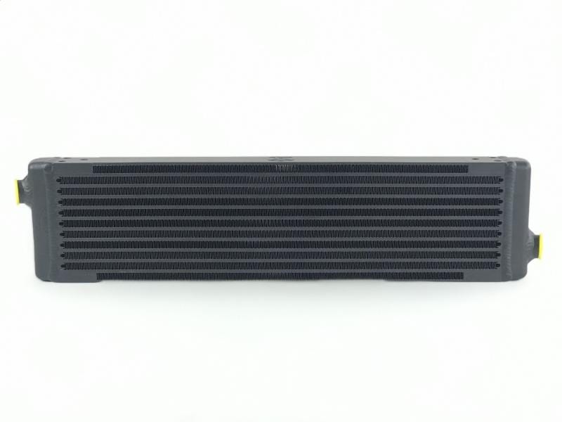 CSF CSF Universal Signal-Pass Oil Cooler (RSR Style) - M22 x 1.5 - 24in L x 5.75in H x 2.16in W CSF8111