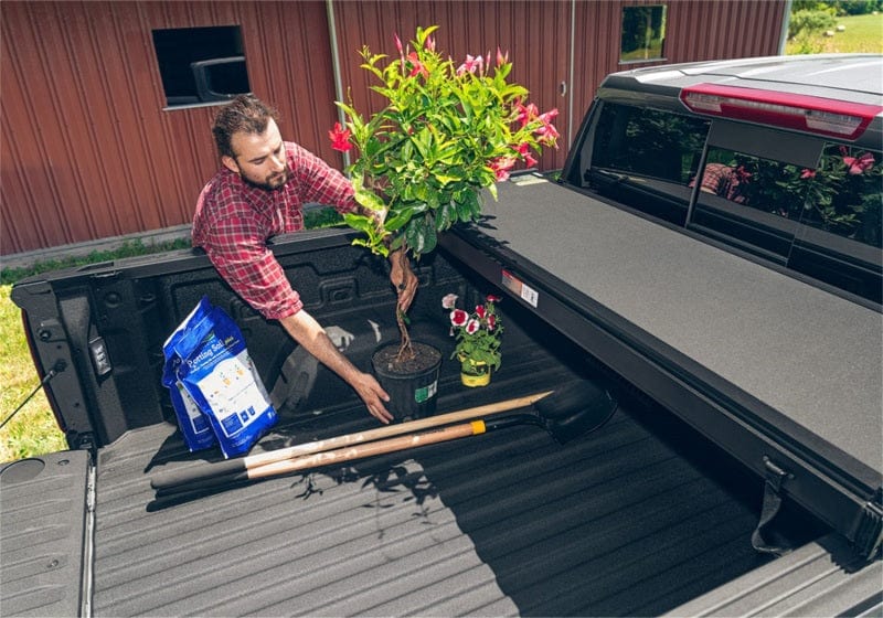 Extang Extang 19-23 Chevy/GMC Silverado/Sierra 1500 (6ft. 7in. Bed) Solid Fold ALX EXT88457